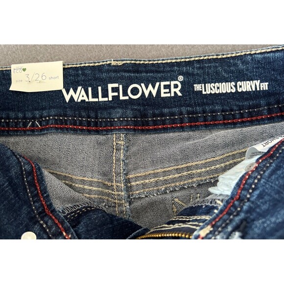 Wallflower Short Luscious Curvy Fit Bootcut Jeans Women’s Size 3/26 Camile NWT - Picture 8 of 16